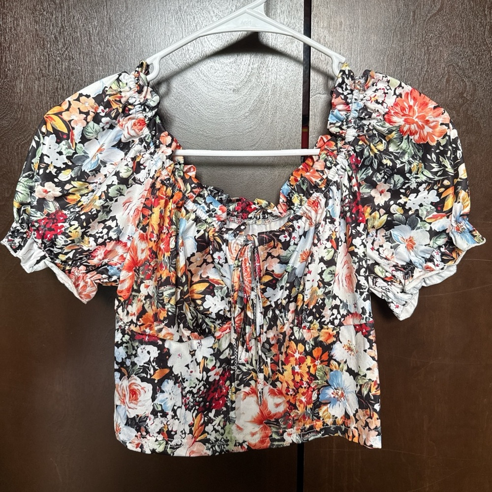 SHEIN Black and White Puff Sleeve Crop Blouse